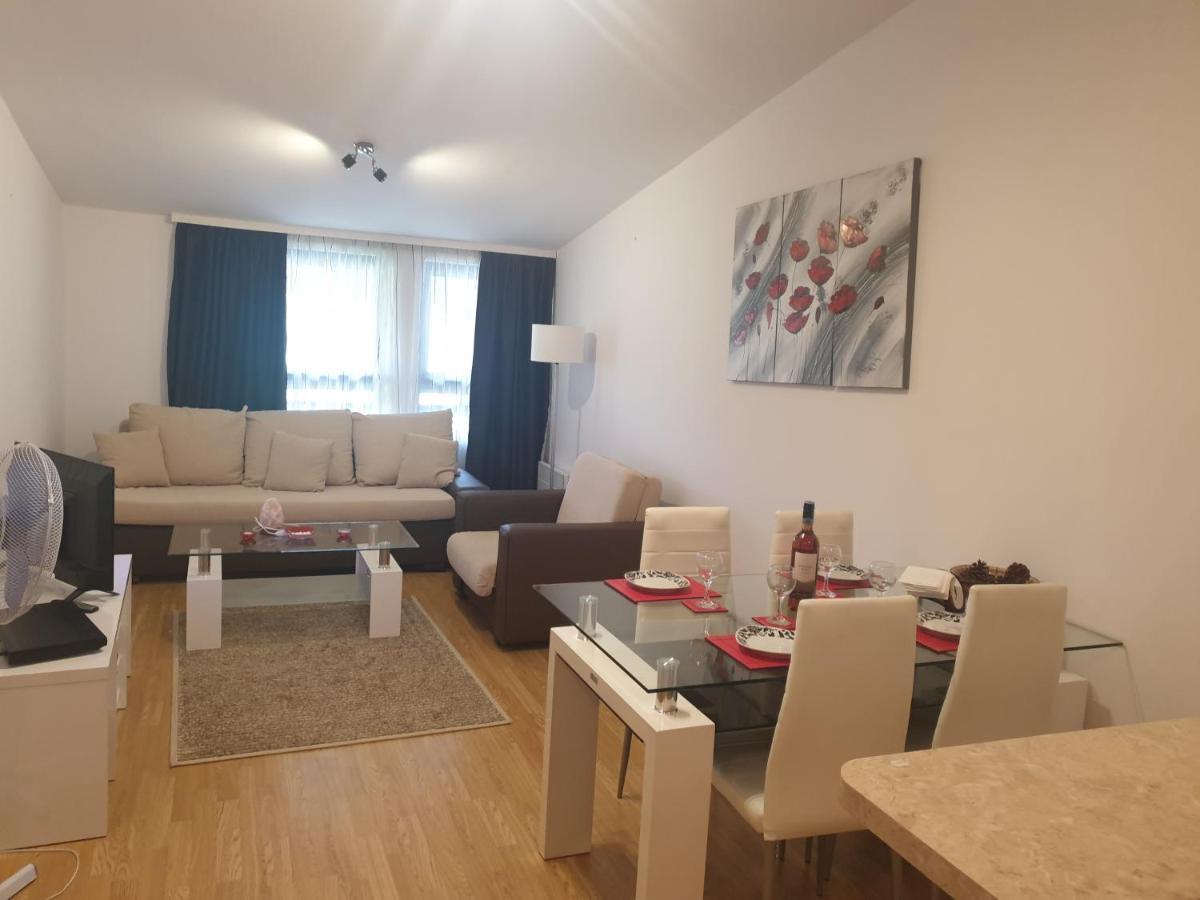 Aspen Luxury Apartamnet Razlog Bagian luar foto