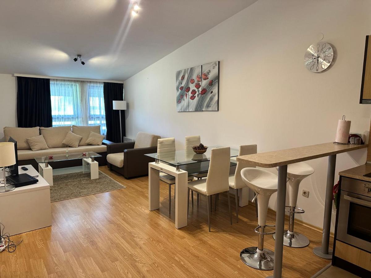 Aspen Luxury Apartamnet Razlog Bagian luar foto